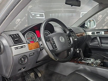 Volkswagen Touareg, 2008г, полный привод, автомат