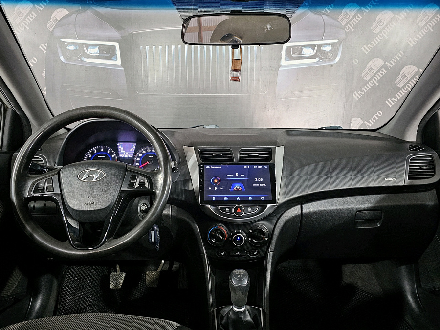 Hyundai Solaris, 2011г., передний привод, механика