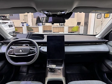 Changan Lamore, 2023г, передний привод, робот