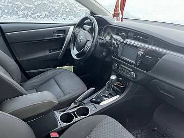 Toyota Corolla, 2015г, передний привод, вариатор