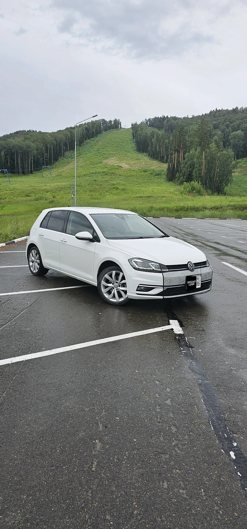 Volkswagen Golf, 2018г., передний привод, робот