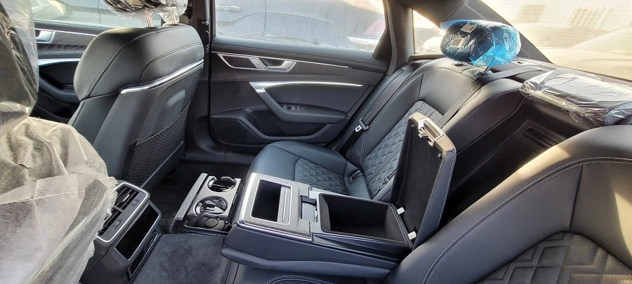 Audi A6, 2025г., полный привод, робот