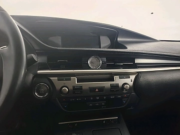 Lexus ES, 2015г., передний привод, автомат