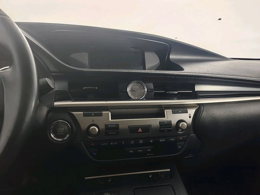 Lexus ES, 2015г., передний привод, автомат