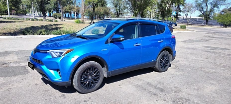 Toyota RAV4, 2015г, полный привод, вариатор