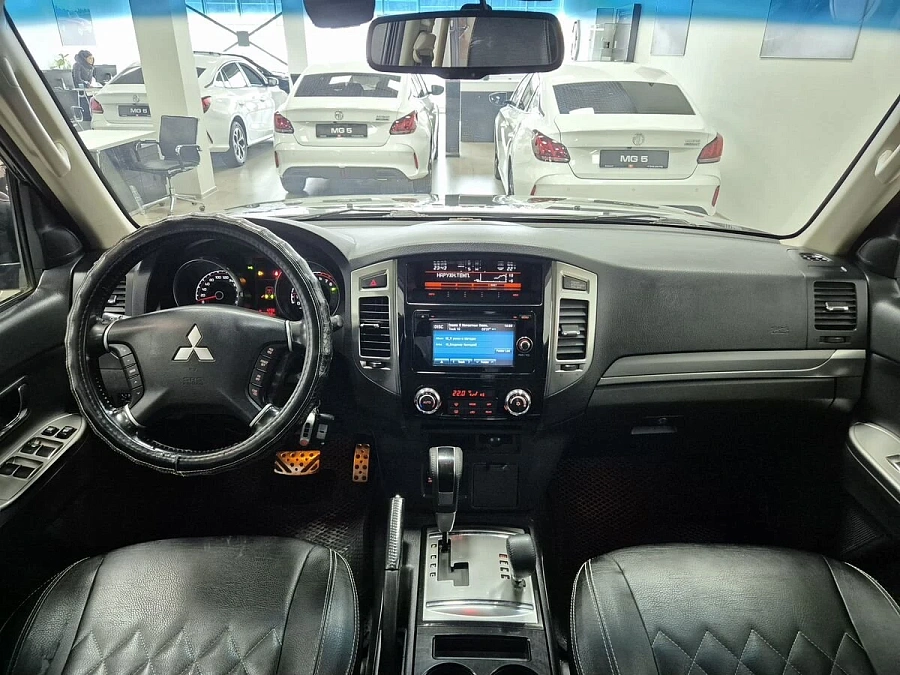 Mitsubishi Pajero, 2015г., полный привод, автомат