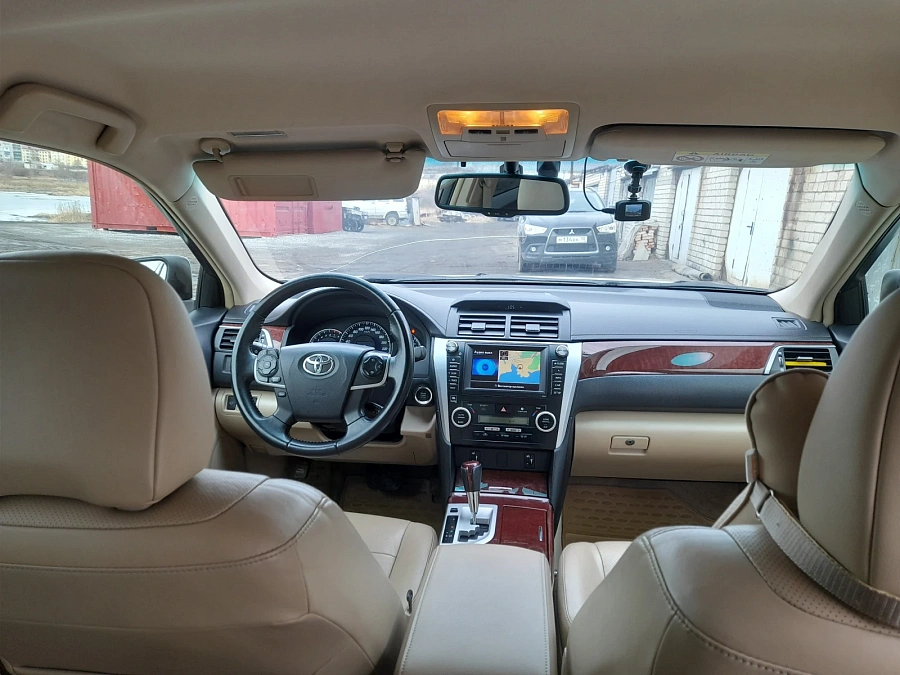 Toyota Camry, 2013г., передний привод, автомат