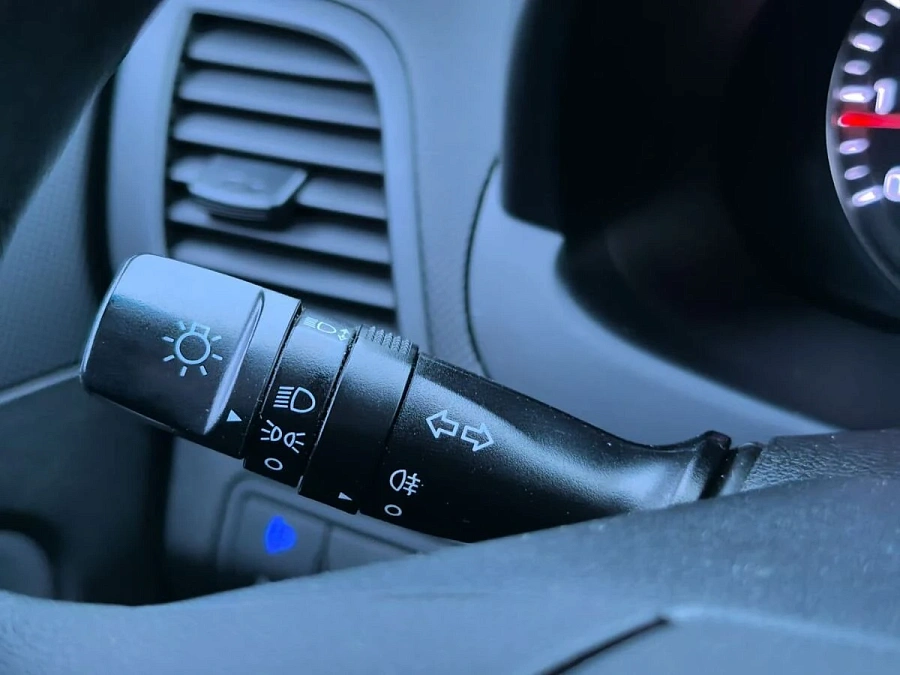 Hyundai Solaris, 2016г., передний привод, автомат