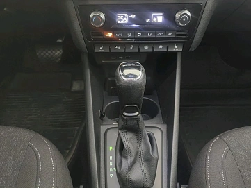 Skoda Rapid, 2021г, передний привод, робот