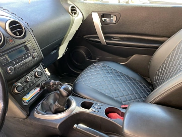 Nissan Qashqai, 2012г, передний привод, механика