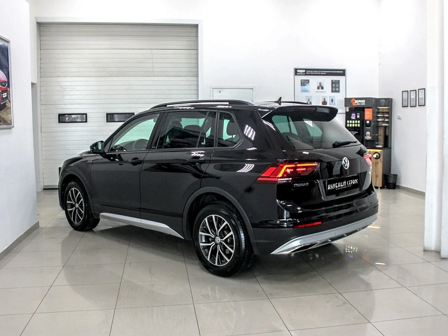 Volkswagen Tiguan, 2019г., полный привод, робот