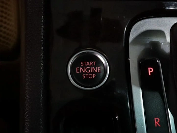 Volkswagen Touareg, 2011г, полный привод, автомат