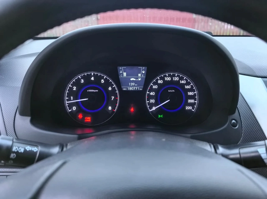 Hyundai Solaris, 2011г., передний привод, механика