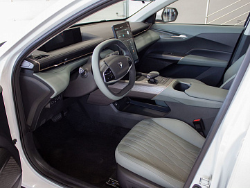 Changan Lamore, 2023г, передний привод, робот
