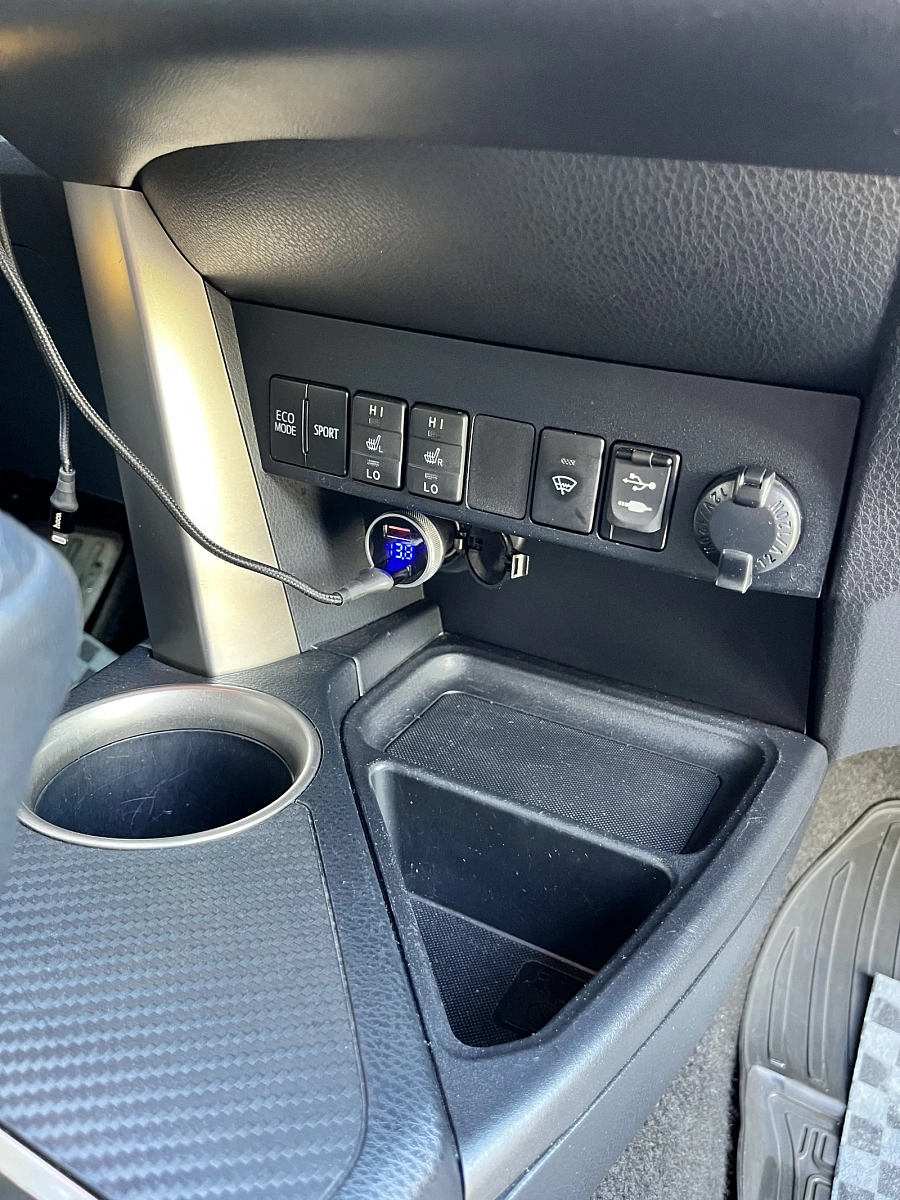Toyota RAV4, 2013г., полный привод, вариатор