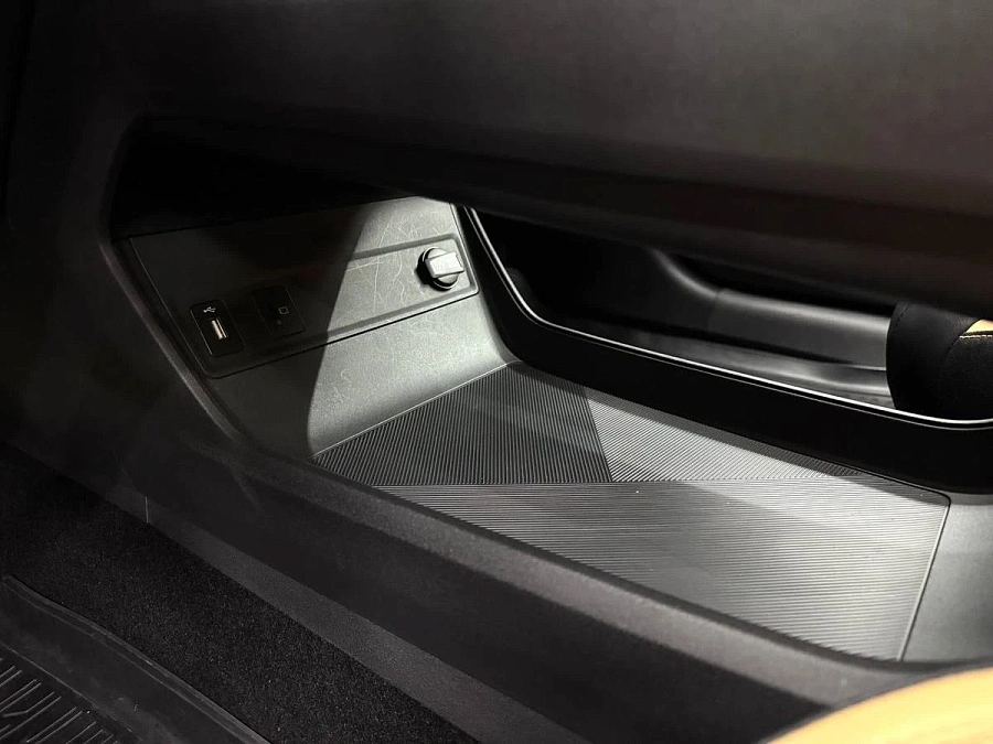 Changan UNI-V, 2023г., передний привод, робот