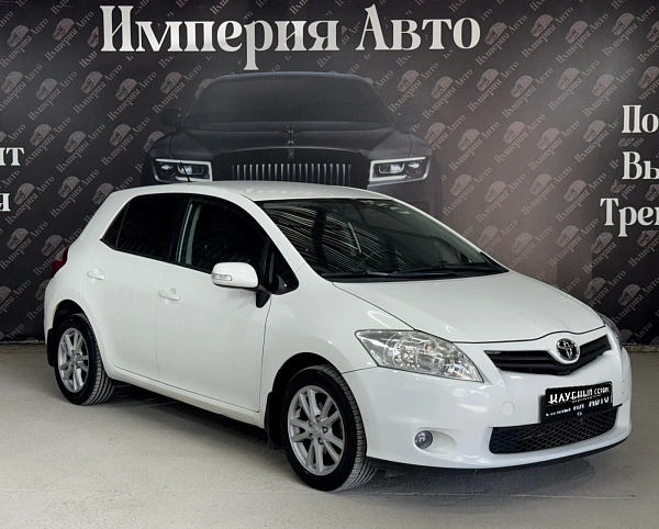 Toyota Auris, 2011г., передний привод, автомат