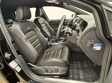 Volkswagen Golf R, 2018г, полный привод, робот