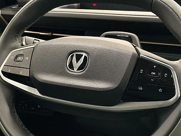 Changan Lamore, 2023г, передний привод, робот