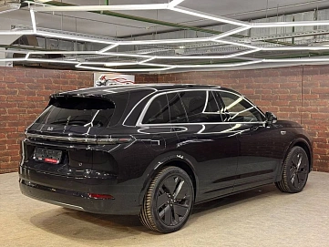 LI_AUTO , 2025г., полный привод, автомат