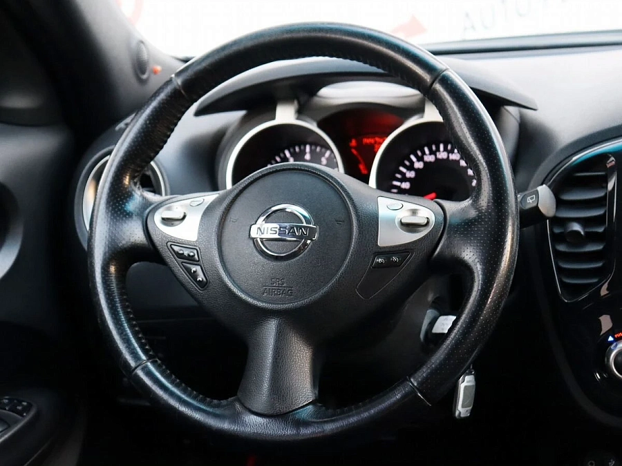 Nissan Juke, 2011г., полный привод, вариатор