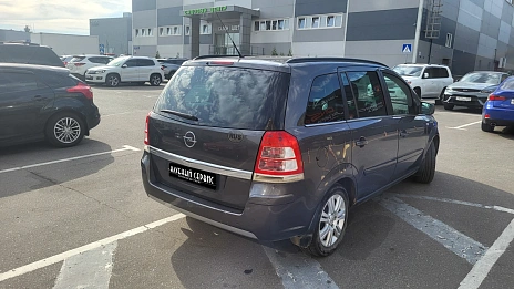Opel Zafira, 2011г, передний привод, робот