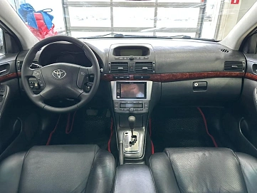 Toyota Avensis, 2004г, передний привод, автомат
