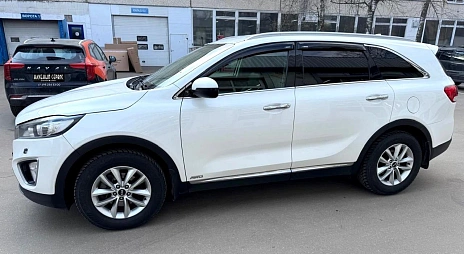 Kia Sorento, 2015г, полный привод, автомат
