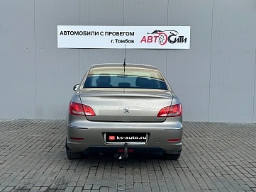 Peugeot 408, 2013г., передний привод, механика