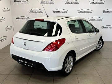 Peugeot 308, 2012г, передний привод, автомат