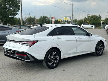 Hyundai Elantra, 2023г, передний привод, автомат