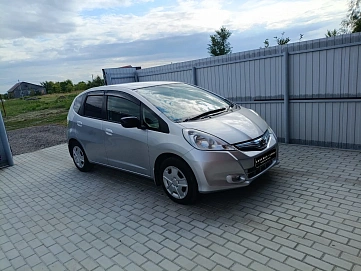 Honda Fit, 2011г, передний привод, вариатор