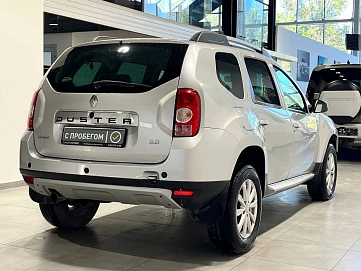 Renault Duster, 2013г, передний привод, автомат