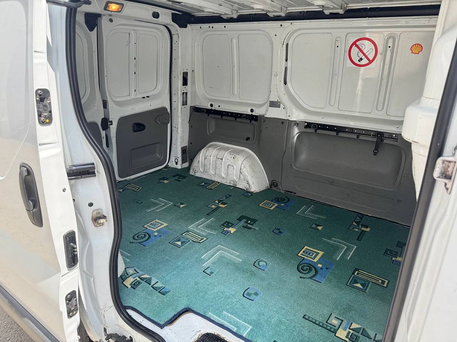 Opel Vivaro, 2005г., передний привод, механика
