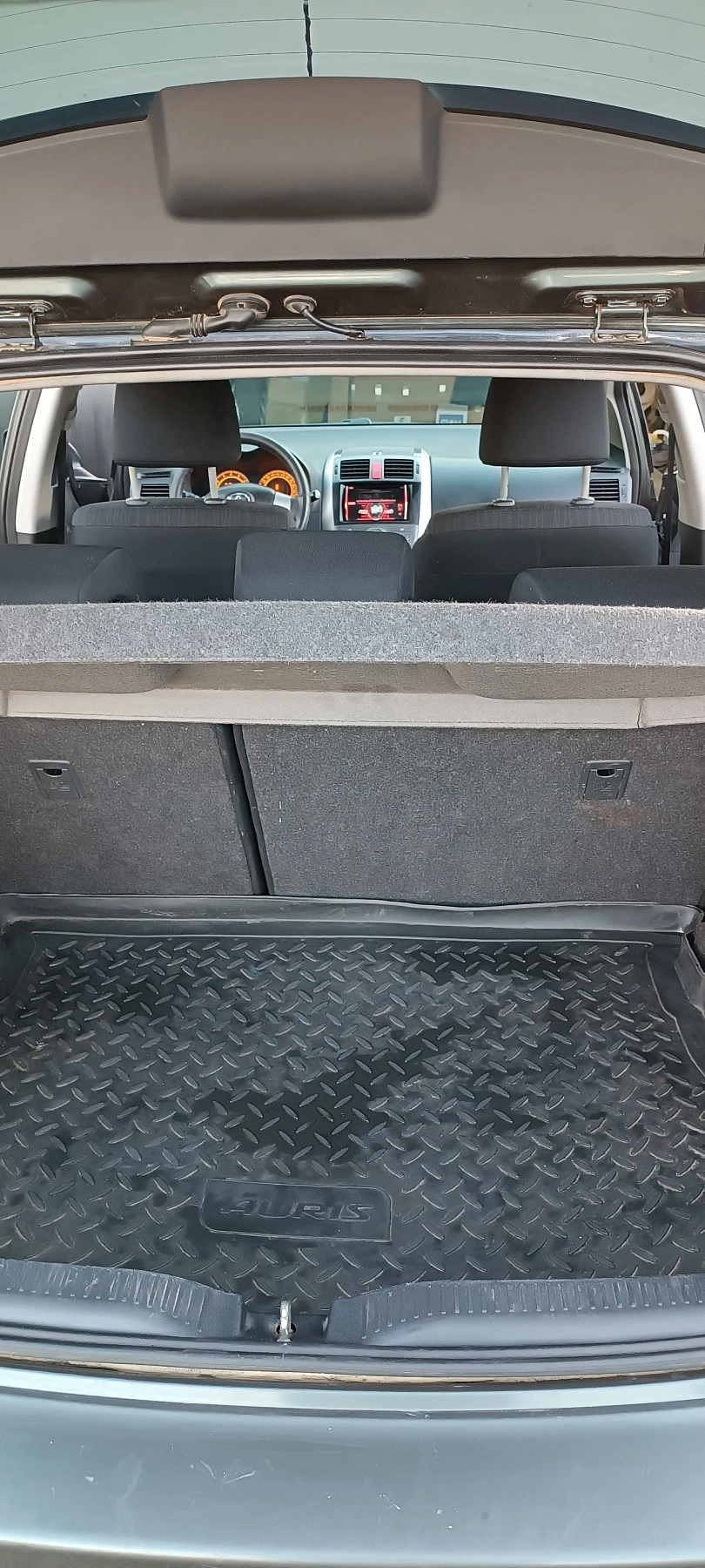 Toyota Auris, 2008г., передний привод, механика