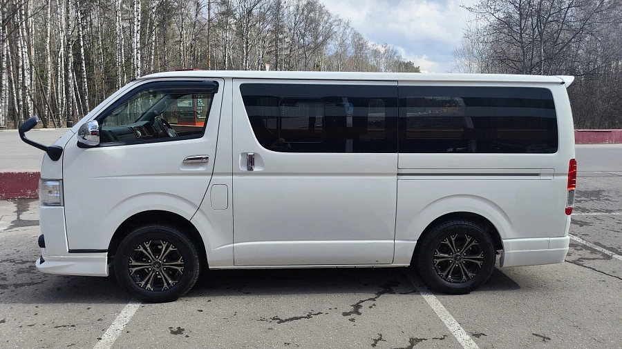 Toyota HiAce, 2015г., полный привод, автомат