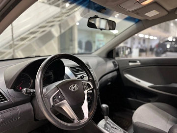 Hyundai Solaris, 2011г, передний привод, автомат