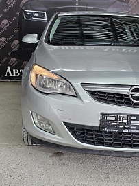 Opel Astra, 2010г, передний привод, механика