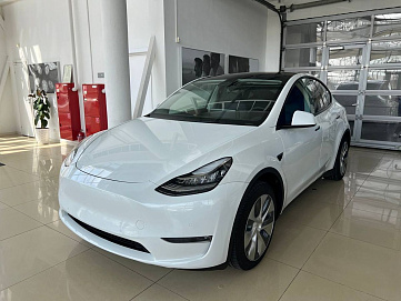 Tesla Model Y, 2021г, полный привод, автомат