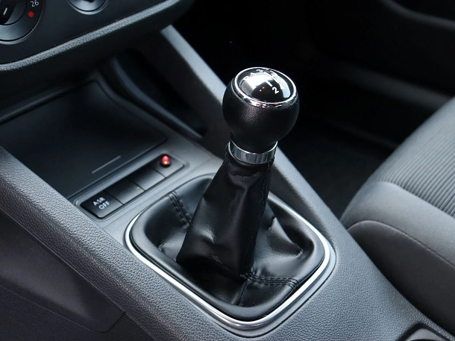 Volkswagen Golf, 2008г., передний привод, механика