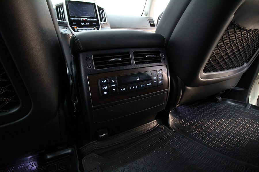 Toyota Land Cruiser, 2019г., полный привод, автомат