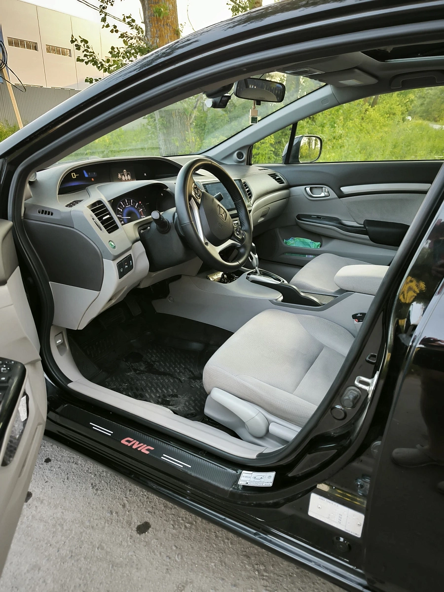 Honda Civic, 2012г., передний привод, автомат