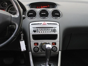 Peugeot 308, 2012г, передний привод, автомат