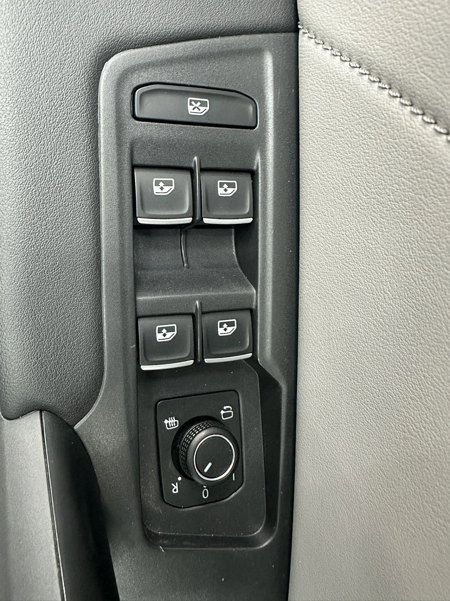 Volkswagen Tayron, 2022г., передний привод, робот