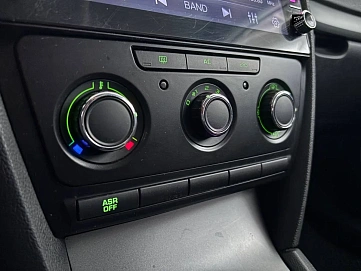 Skoda Octavia, 2012г, передний привод, механика