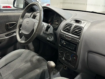 Hyundai Accent, 2008г, передний привод, автомат