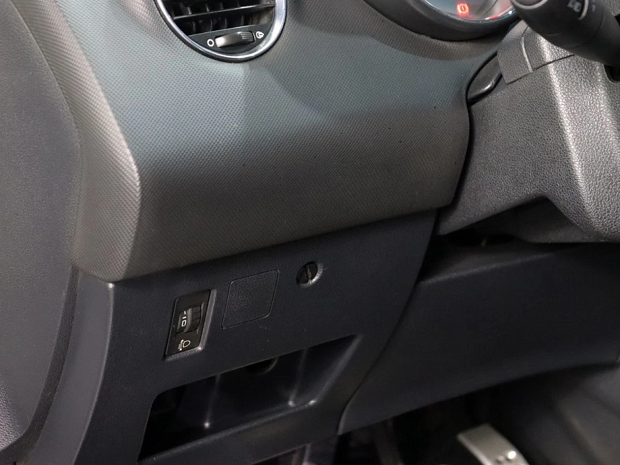 Peugeot 308, 2011г., передний привод, механика