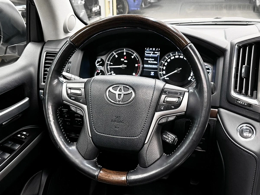 Toyota Land Cruiser, 2018г., полный привод, автомат