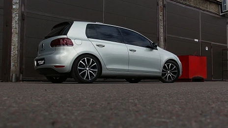Volkswagen Golf, 2011г, передний привод, робот