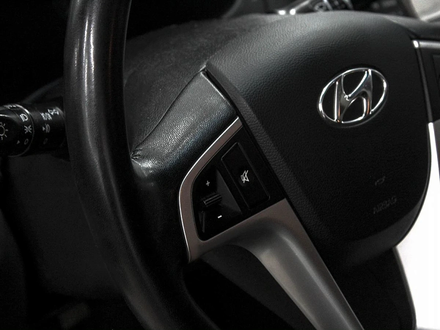 Hyundai Solaris, 2011г., передний привод, механика